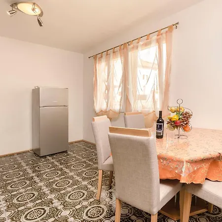 بيت للعطل House Rajka I