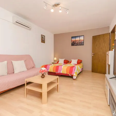 House Rajka I * فوديس