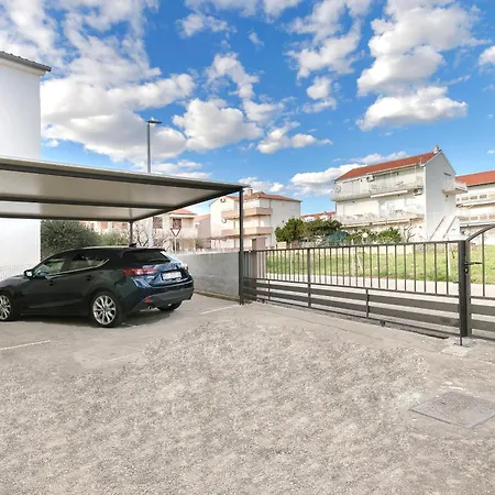 House Rajka I * فوديس